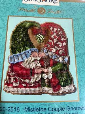 Mistletoe Couple Gnomes Jim Shore Kit