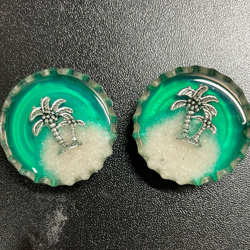 Palm Tree Bottle Cap Needle Minder